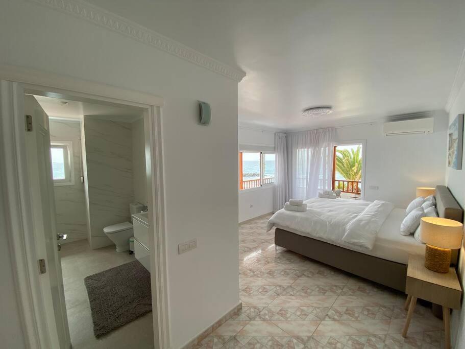 Villa Tranquila, Playa Del Duque 아데제 외부 사진